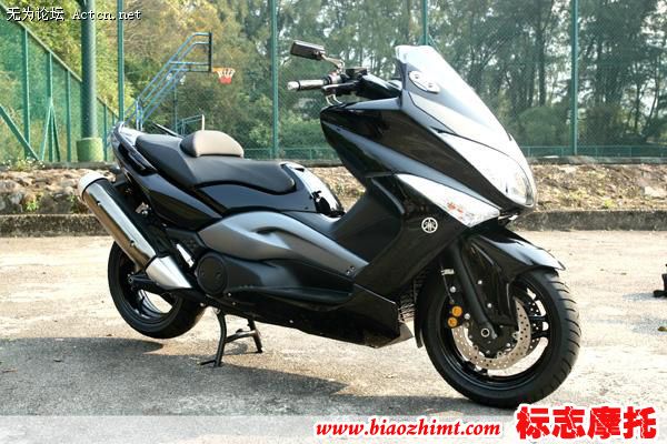 2008 Yamaha T-Max 500̤.jpg
