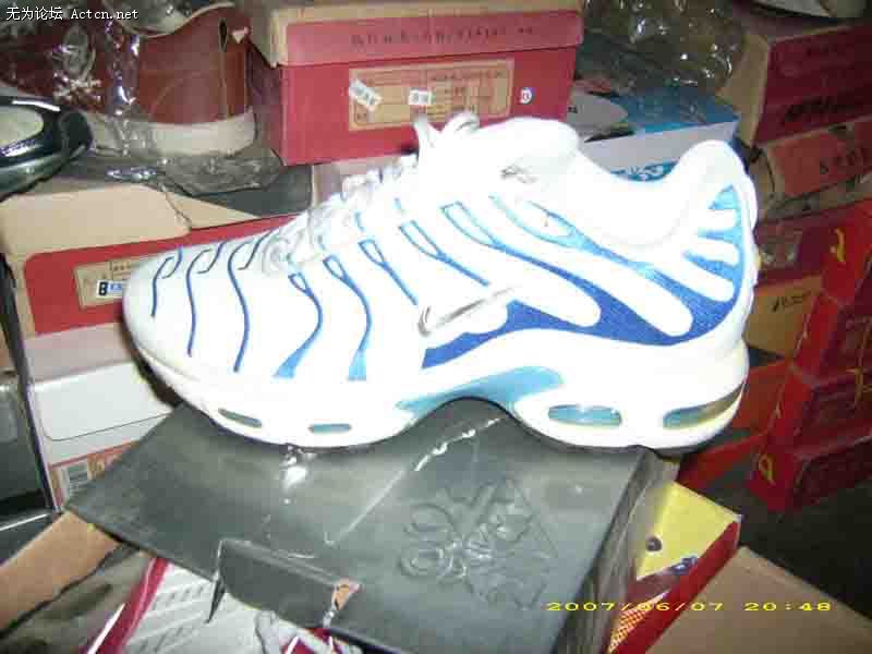 NIKE Ь,44  90Ԫ