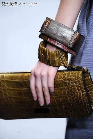 Burberry09ĶԽĩɫϲ쵽ðϣƤ·ԭʼȻʱ쳣 ...