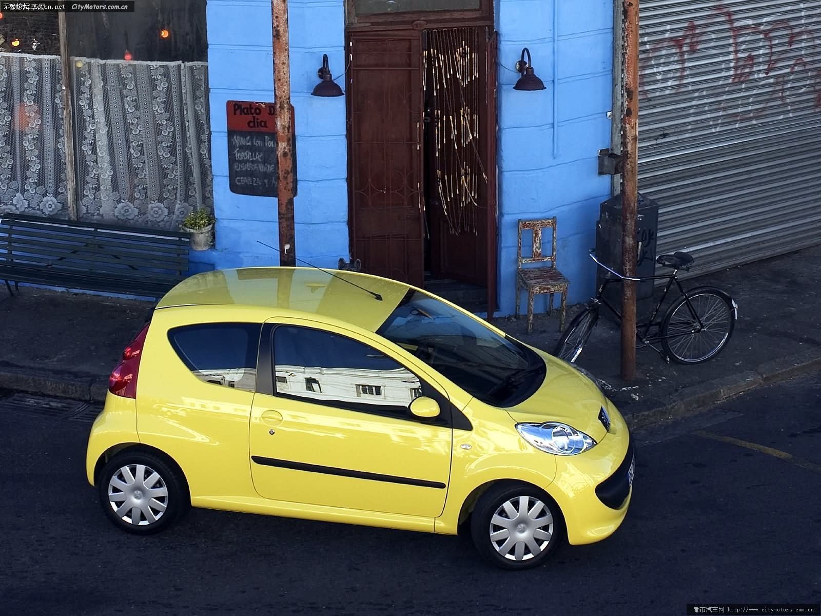 Peugeot_107_3-door_2005_002_ECD4E6AB.jpg